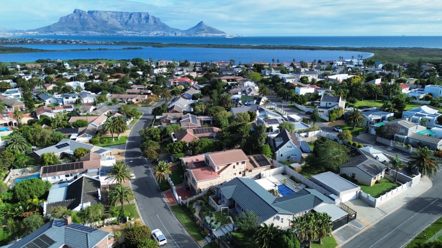 4 Bedroom Property for Sale in Flamingo Vlei Western Cape